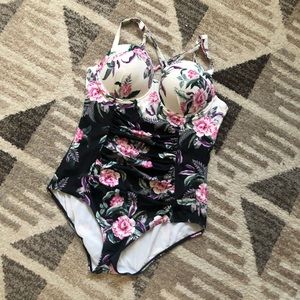 Torrid 1R tropical bathing suit with tie waist